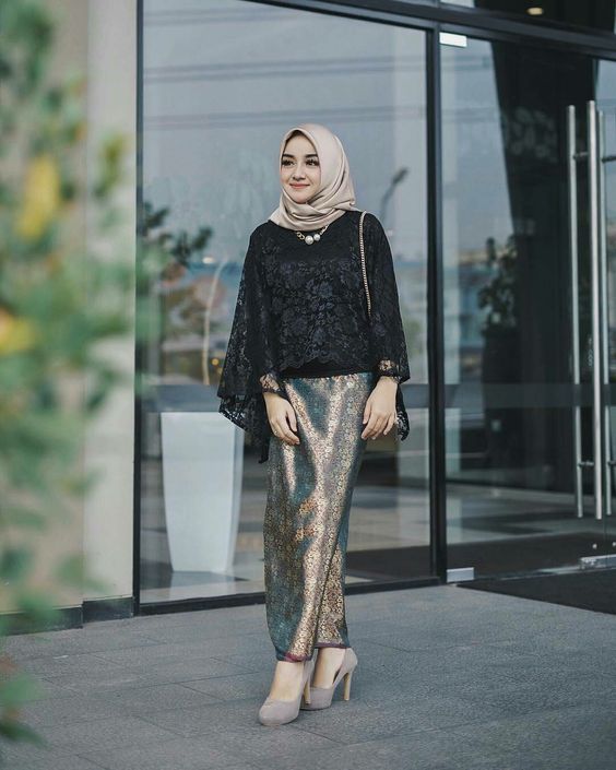 37 Model  Kebaya  Warna  Hitam  Kombinasi Brokat  Model  Baju 