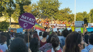 Ağustos 2020'de Kadıköy'deki protestolardan bir görüntü