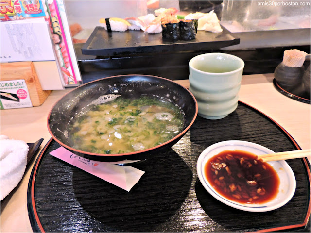 Seaweed Miso Soup en Sushi Zanmai, Tokio