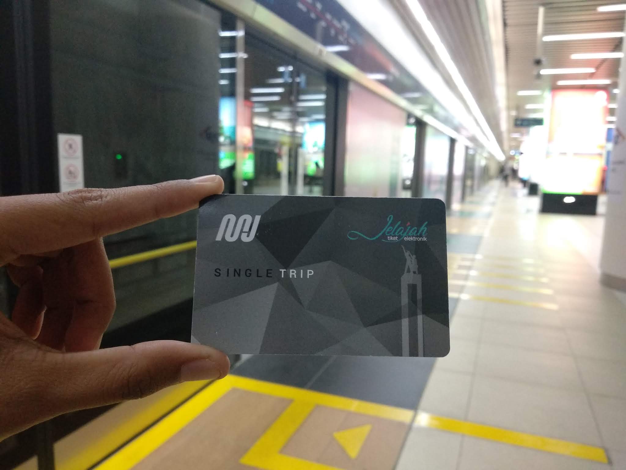 Naik MRT