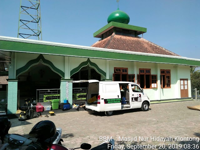 Kegiatan Bersih-bersih Masjid Muhajirin Perum Depkes, Kramat Utara, Magelang Utara Kota Magelang dan Masjid Nur Hidayah  Klontong, Jambewangi, Kecamatan Secang, Kabupaten Magelang