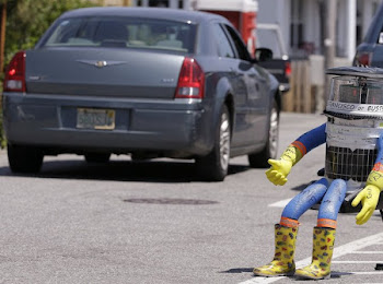 "Hitchbot" الروبوت الذي "وثق" في البشر و كانت نهايته مأساوية ! 