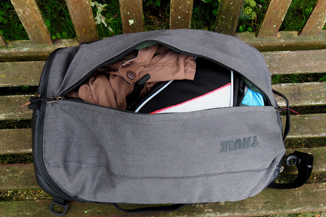  is my daily choice for the trip to the office Review - Thule Vea Rucksack Duffel Bag