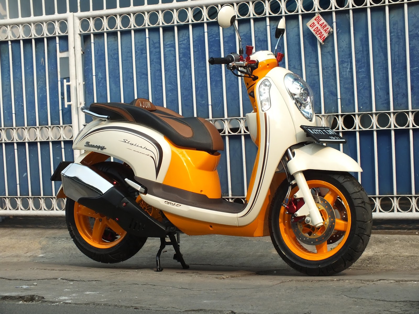 92 Modifikasi Motor Scoopy Cream Terbaru Kumbara Modif