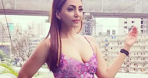 Navina Bole cleavage short pink skirt crimes and confessions allt actress
