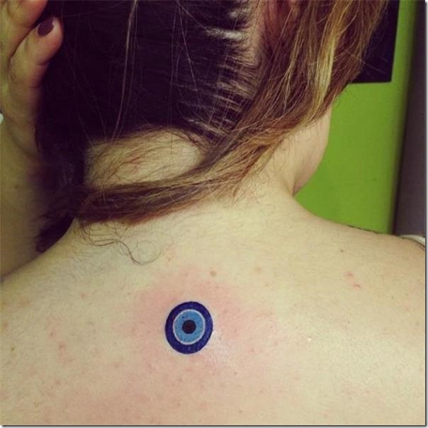 tatuaje-de-ojo-turco-en-la-espalda