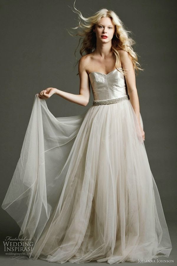 http://www.weddinginspirasi.com/2011/01/12/johanna-johnson-wedding-gowns-2011-bridal-collection-templar/