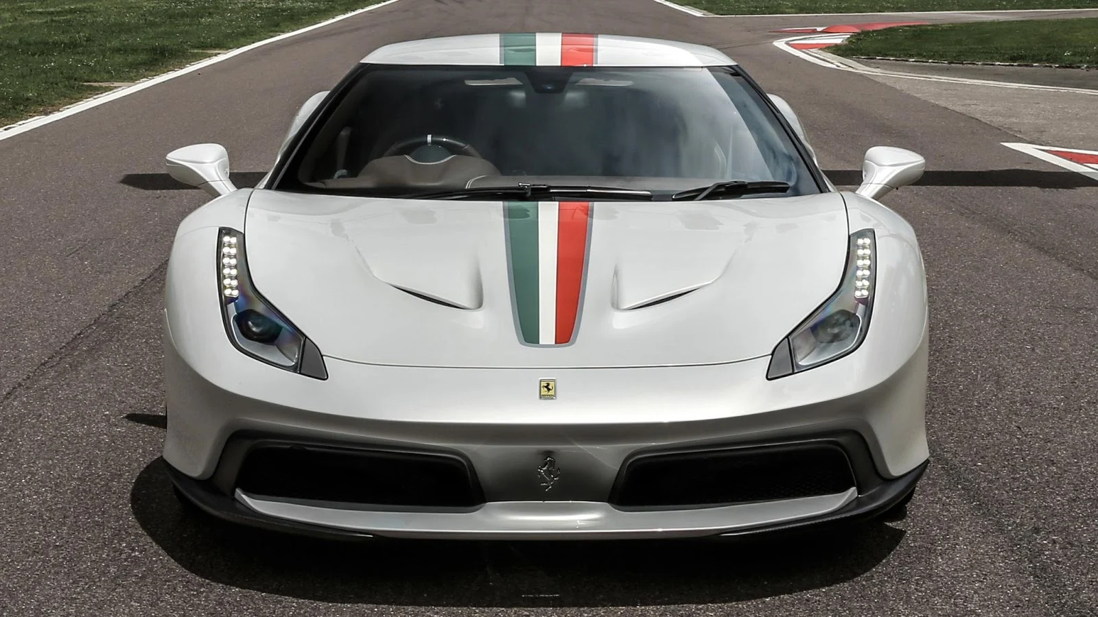 Siêu xe Ferrari 458 MM Speciale chính thức lộ diện