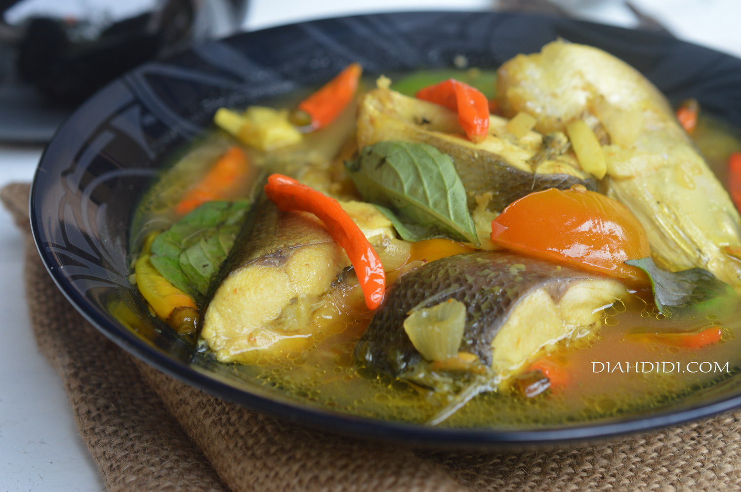 Diah Didi's Kitchen: IKAN MASAK (PALLU MARA)