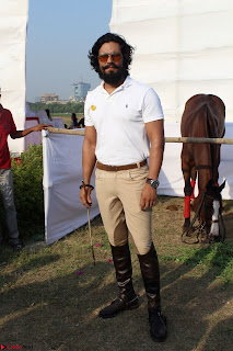 Randeep hooda with a Beautiful HorseJPG (11).JPG