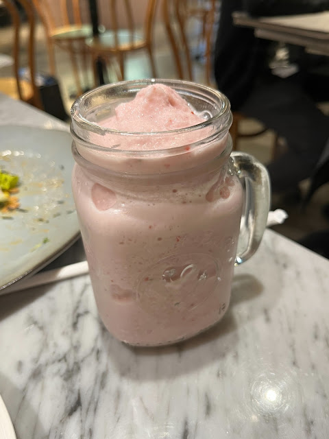 Miacucina信義店－草莓奶昔