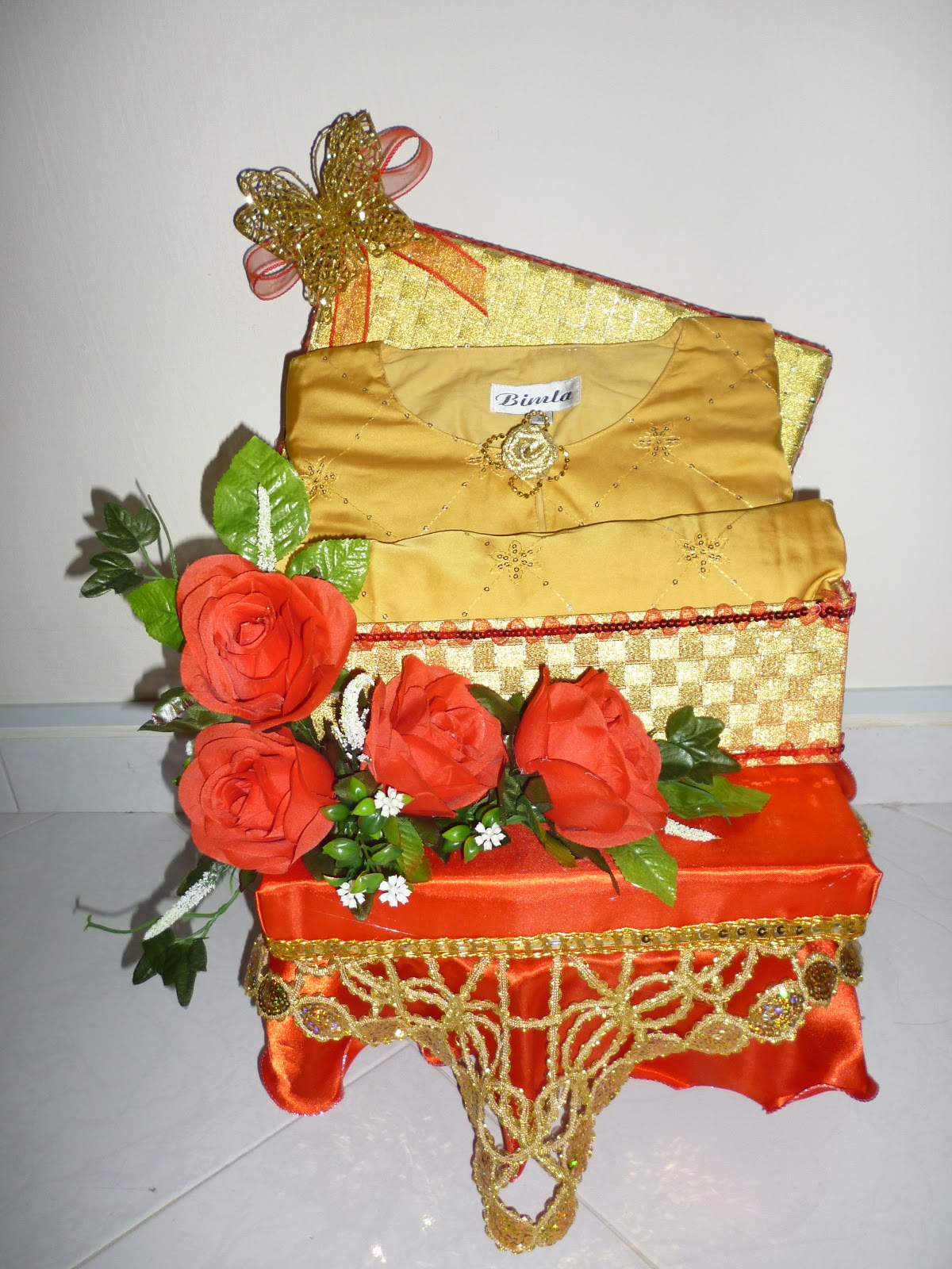 Gubahan Hantaran JS Creation Gubahan Lipatan Baju  Kurung