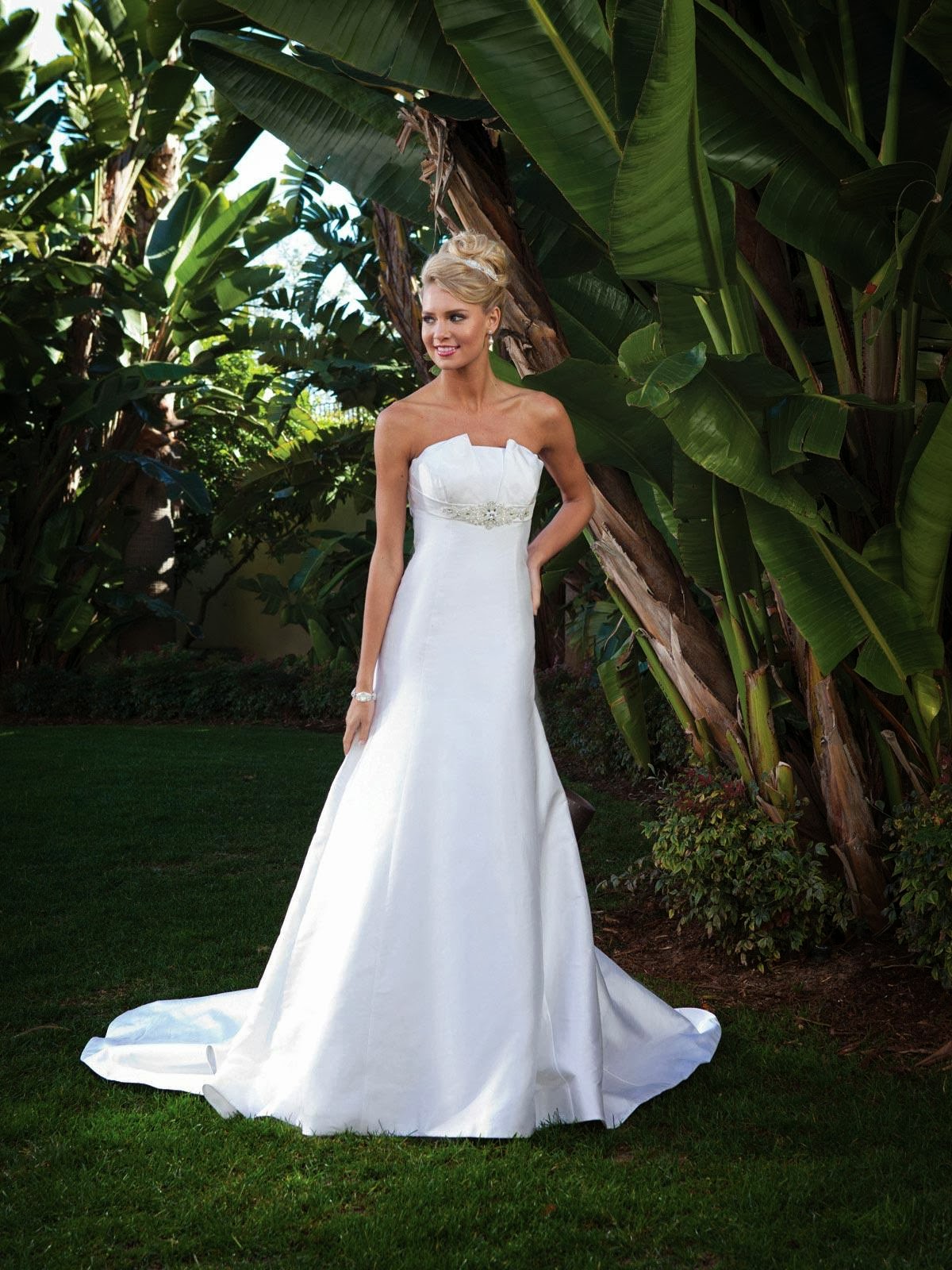 simple wedding dresses 2014  wedding photo studio they d prepare the full figured wedding gown for