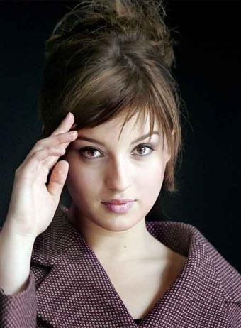 Maria Valverde Hairstyle 27