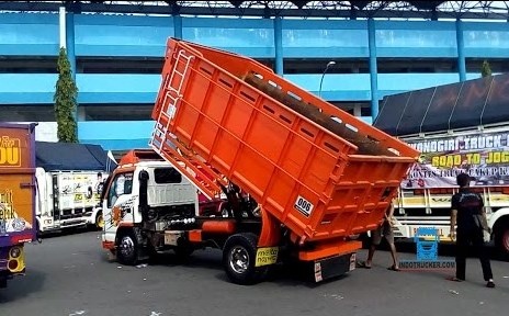 gambar truk dump Isuzu ELF