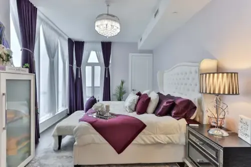 Quarto Feminino com Lustre de Cristal