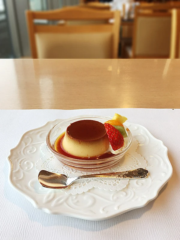 東京大学医学部附属病院15階にあるレストラン『ブルークレール精養軒』の昔ながらの手作りプリン