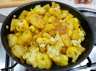 ALOO GOBI CURRY DE PATATAS Y COLIFLOR la cocinera novata receta cocina india vegana vegetariano lunchbox tupperware