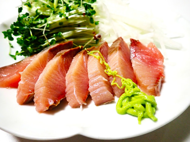 【寒鰤（Kanburi＝冬季黃尾魚）】的蛋白質含​​量極高。與蔬菜同食，預防痛風！