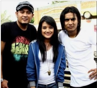  ialah band Indonesia yang didirikan di Bandung Kumpulan Lagu ST 12 mp3 Full Lengkap