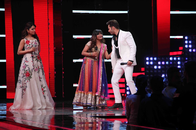 Varun Dhawan and Alia Bhatt in awe of The Voice India Coaches 