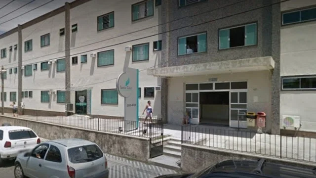 Jovem baleado em Resende pede socorro em hospital de Barra Mansa