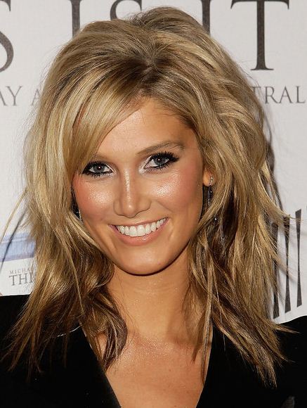 medium hairstyles for round faces 2011. hairstyles for round faces