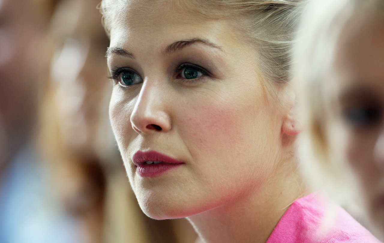 All Wallpapers: Rosamund Pike hd Wallpapers 2013