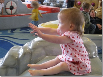 Play time at Bellevue Square 008