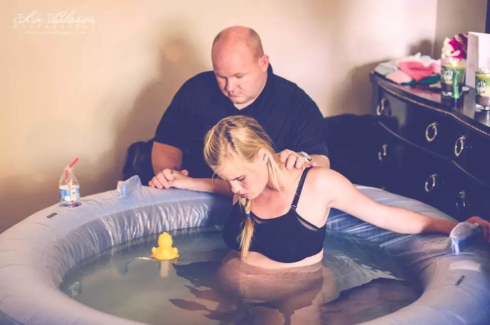 Stunning Pictures Of Water Birth Capture The Beautiful Moments Of Bringing A New Life To The World