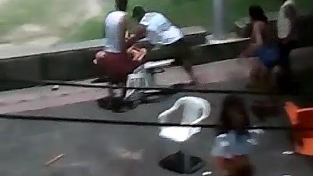 Vídeo: Homem mata pitbull a facadas e joga no lixo em São Tomé de Paripe