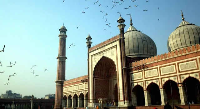 https://www.abusyuja.com/2020/04/hukum-mendirikan-masjid-di-luar-batas-desa.html