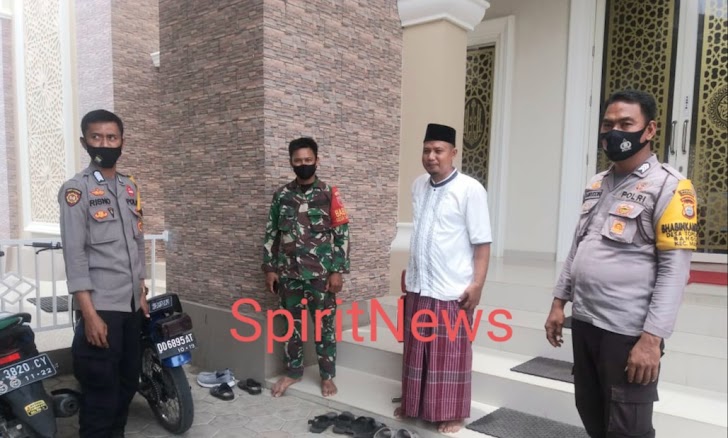 Antisipasi Curanmor, Personil Polsek Marbo Melaksanakan Pengamanan Sholat Jum'at