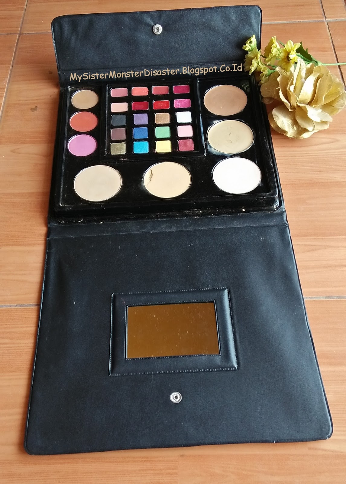 REVIEW Wardah Spesial Edition Makeup Kit MySisterMonsterDisaster