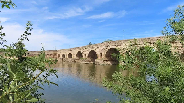 Puente romano sobre el guadiana. Mérida, España.