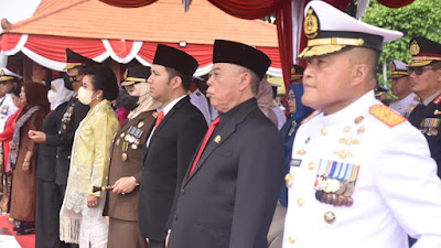 Danlantamal V Ikuti Upacara Peringatan HUT Ke -77 TNI di Makodam V Brawijaya