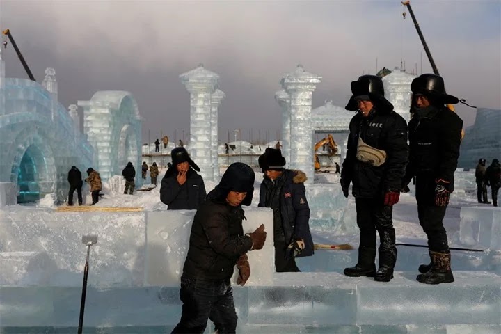 The opening of an international festival for sculpture on ice in China ... despite Corona ... photos