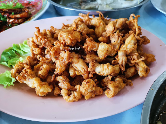 You Buy Andy Cook for You Seafood Zhi Char @ Ong Siew Lian Coffee Shop in Pontian 好来海鲜