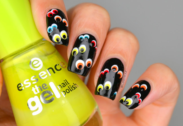 Eerie Eyes Halloween Nails Art