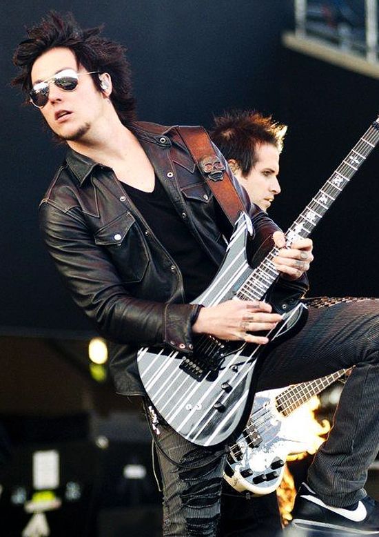 Model Jaket Kulit A7X Synyster Gates