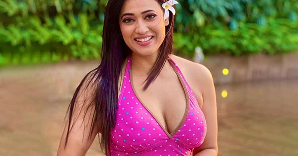 shweta tiwari cleavage pink swimsuit hot actress