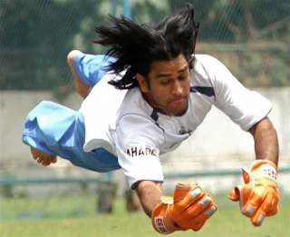 Dhoni catch