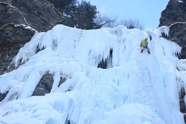 Cascade de Glace LA STASSAZ Megève Manu RUIZ