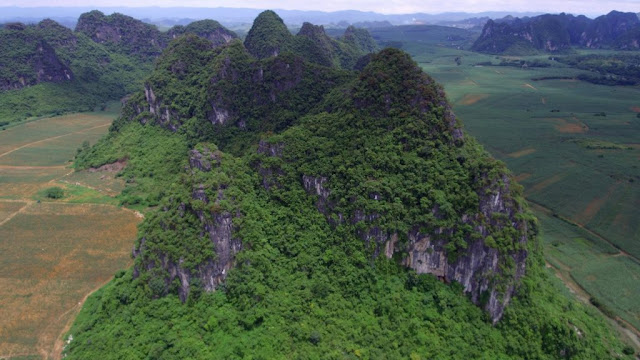 Οι παλαιοντολόγοι ερεύνησαν εκατοντάδες σπηλιές στο ασβεστολιθικό τοπίο της νότιας Κίνας [Credit: Yingqi Zhang / IVPP- CAS]
