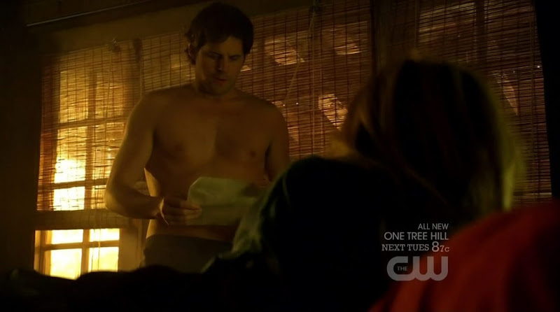 Kristoffer Polaha Shirtless on Life Unexpected s2e12