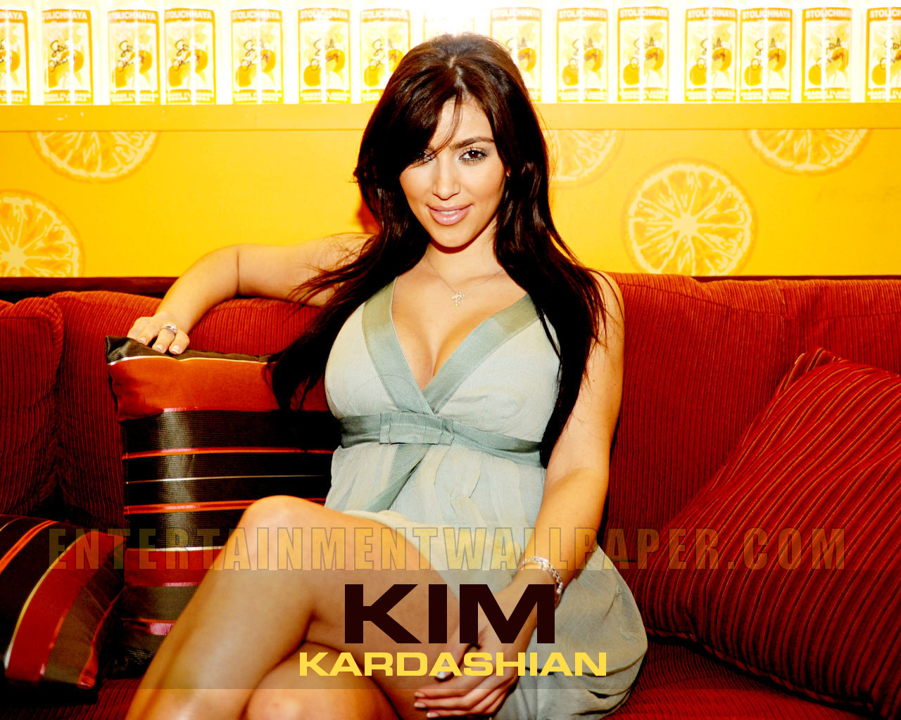 kim kardashian wallpaper