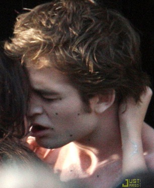 robert pattinson shirtless