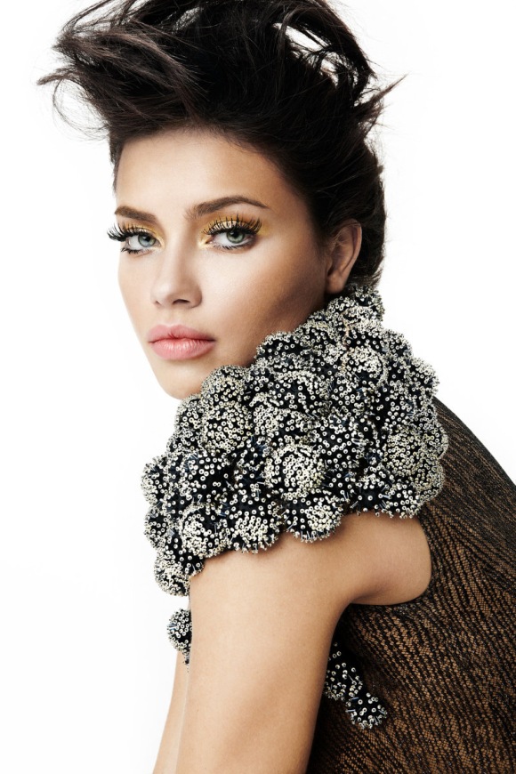 adrianna lima makeup. adriana lima hair 2011. Makeup