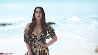 Kareena Kapoor   bollywood Queen   Sizzles  in bikini ~  Exclusive Galleries 023.jpeg