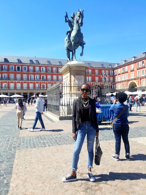 First Time Exploring Madrid: Casual Vacation Outfit